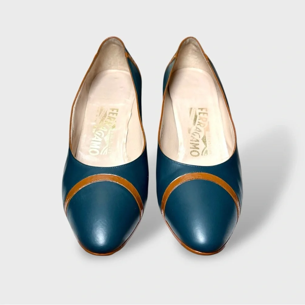 Ferragamo Women’s Teal Green Brown Trim Gold Sole Classic Heels Sz 7.5D - Picture 6 of 14